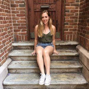 Meet your Posher, Laura